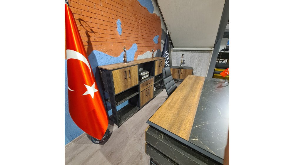 Tilia Valencia yönetici ofis paketi; suntalam masa takımı, KNY makam koltuğu ve Lazer bekleme grubu dahil.